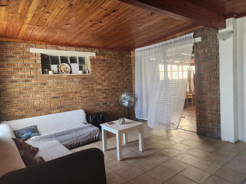 8 Bedroom Property for Sale in Belgravia Western Cape